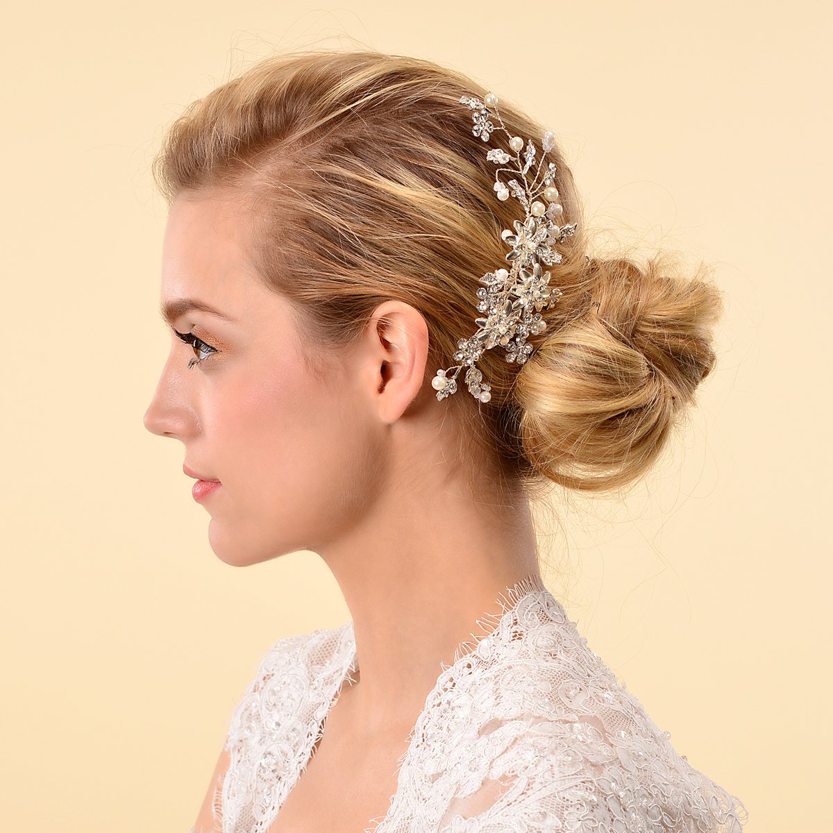 Remedios Cyrstal Flower Side Hair Comb | Curly Homecoming Hairstyles You Can Show Off