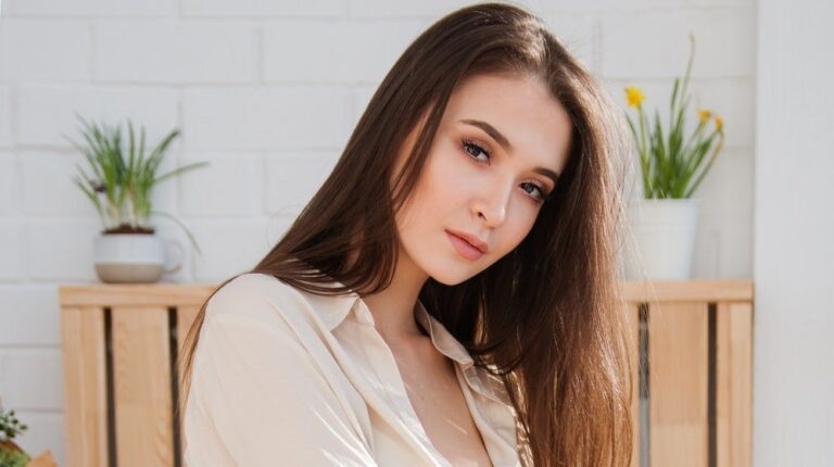 beautiful beige face fashion | Easy Natural Hairstyles Perfect For Growing Out Your Hair