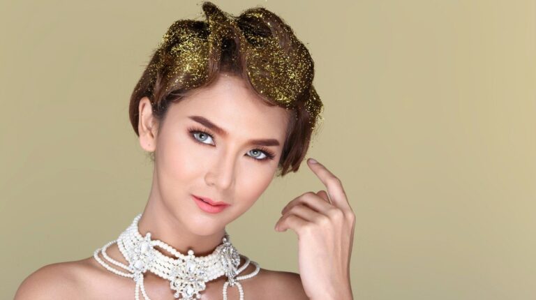 Festival Looks: Glitter Roots Hairstyle Tutorial