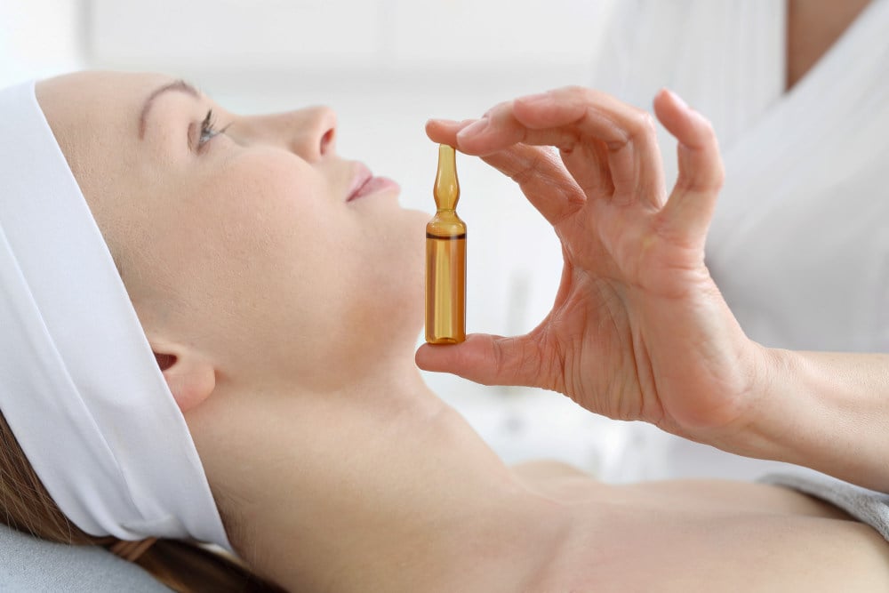 Beautician is holding the preparation in his hand | 2020 Skincare Trends: Biggest Beauty Innovations To Watch Out For | trend skin