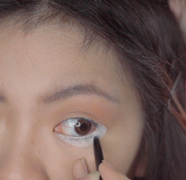 White Eyeliner | Snapchat Rainbow Filter Be Silly On Your Thanksgiving Party