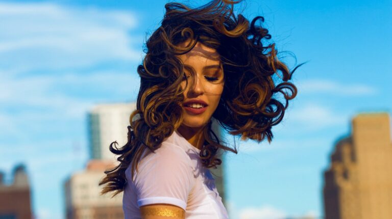 feature | 10 Summer Hair and Makeup Styles We Love